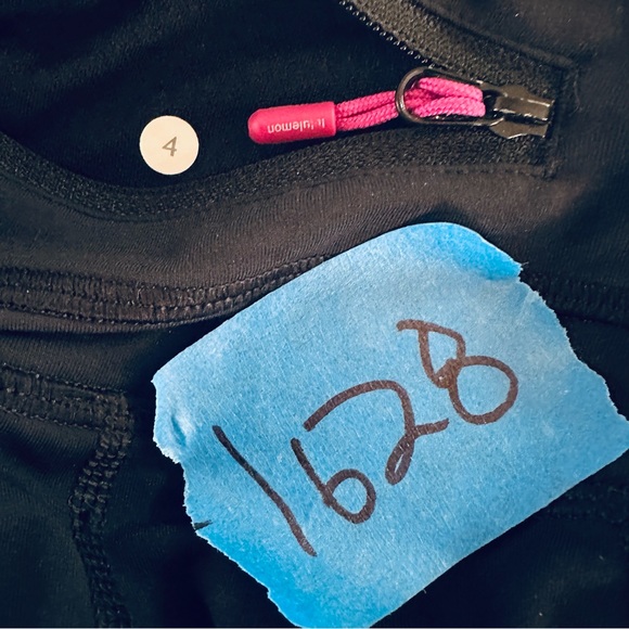 Lululemon Soulcycle capri leggings color black size 4 excellent condition - Picture 5 of 7